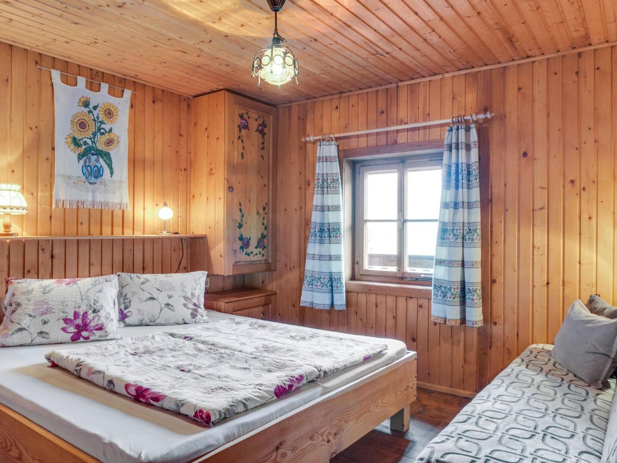 Chalet In Moertschach In Carinthia With Garden ภายนอก รูปภาพ