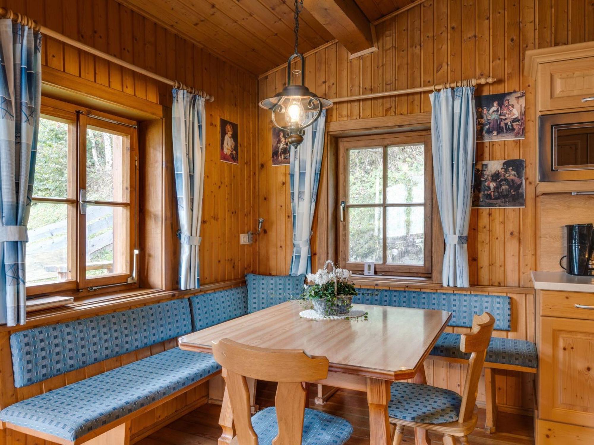 Chalet In Moertschach In Carinthia With Garden ภายนอก รูปภาพ